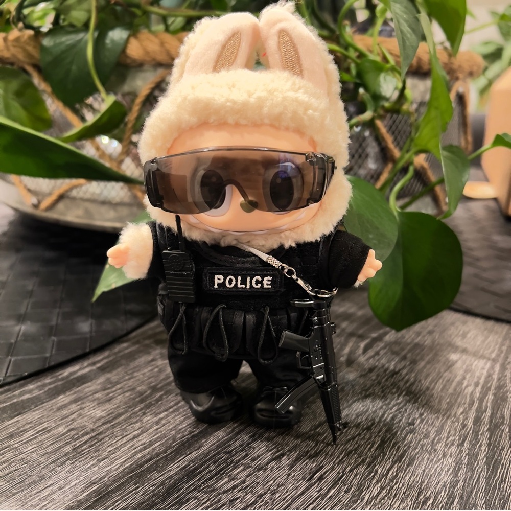 6pc police Labubu outfit doll not included - Picture 2 of 3
